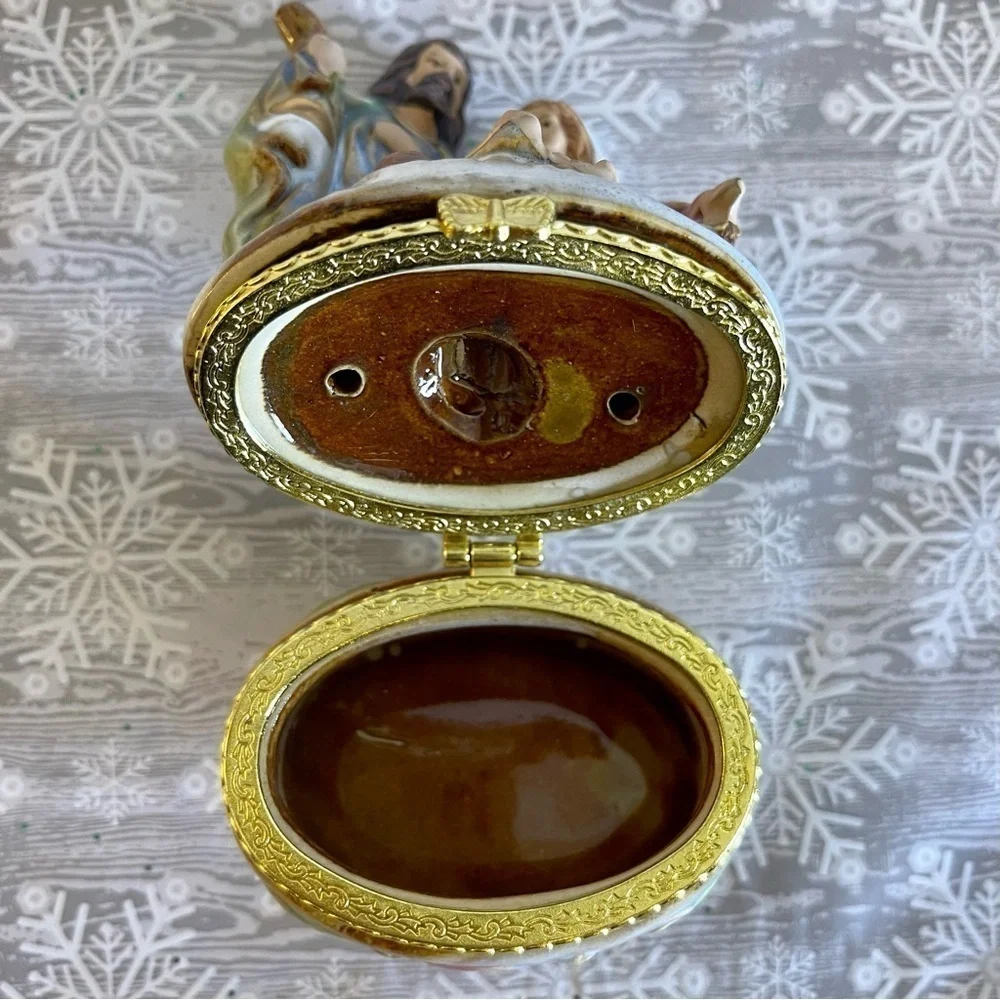 Blessed Family Nativity Lusterware Trinket Pill Box EUC